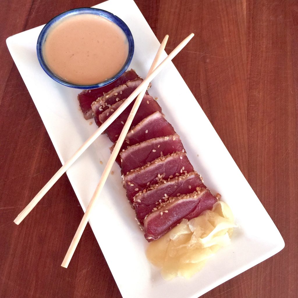 seared ahi tuna with chili garlic ginger dipping sauce