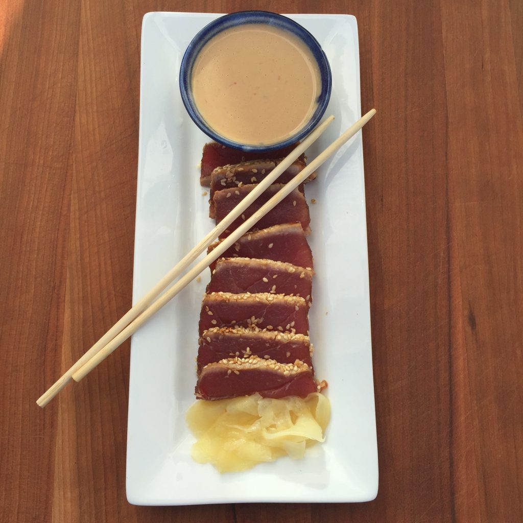 seared ahi tuna with chili garlic ginger dipping sauce