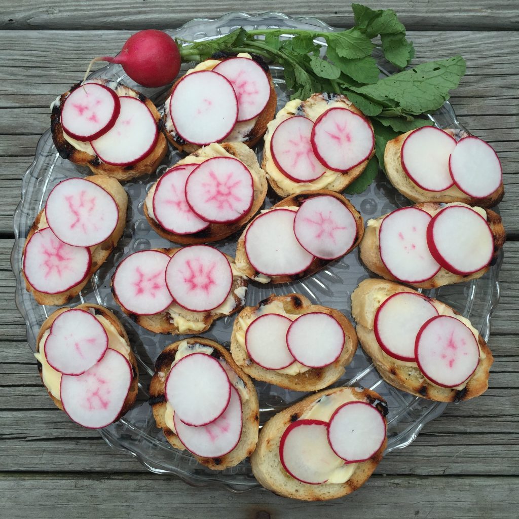 radishes with butter and salt